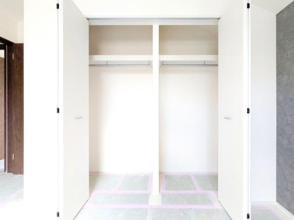 横浜市青葉区荏田西２丁目の新築一戸建の収納|クローゼットもあるので収納にも困りません！
荷物が多い方にも安心です。