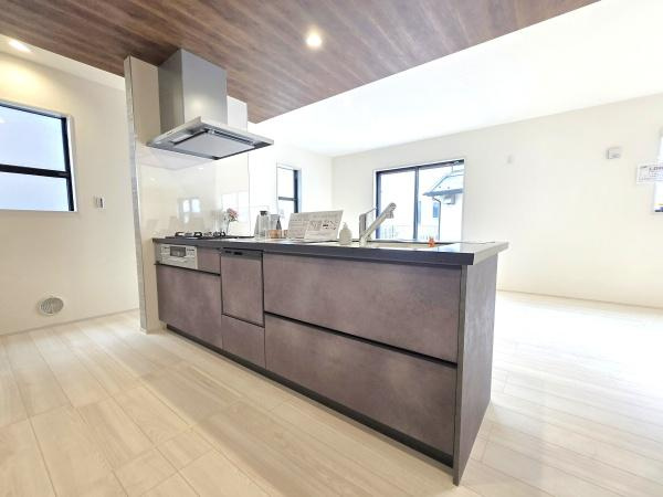 横浜市青葉区荏田西２丁目の新築一戸建のキッチン|解放感のあるアイランドキッチンです♪