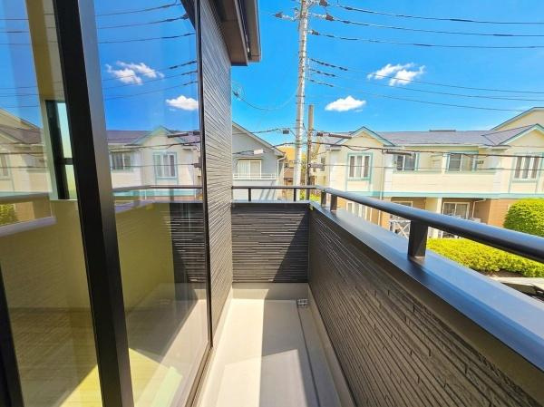 横浜市青葉区荏田西２丁目の新築一戸建のバルコニー|陽当り良好のバルコニー！
風通しもよく気持ちいいです