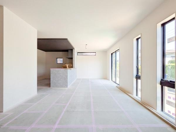 横浜市青葉区藤が丘１丁目の新築一戸建の内観：施工例|同社仕様のキッチンです！
食器洗機付きになります！
設備、収納充実のキッチンです。
