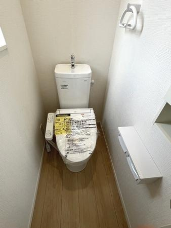 クレイドルガーデン九条町 １号棟 ／新築一戸建のトイレ|■現地撮影写真■
