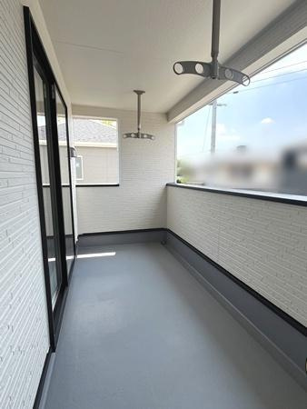 クレイドルガーデン九条町 １号棟 ／新築一戸建のバルコニー|■現地撮影写真■ゆったりとしたインナーバルコニー・急な雨でも安心です！