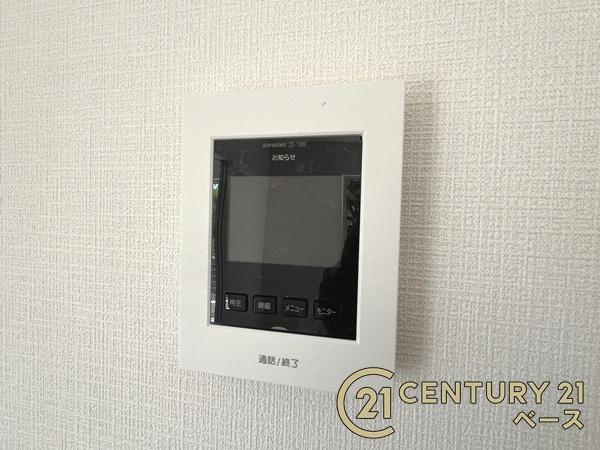 クレイドルガーデン九条町 ２号棟 ／新築一戸建の内装|■現地撮影写真■ＴＶモニター付きインターホンで防犯対策もバッチリ！来客も一目でわかり安心です！