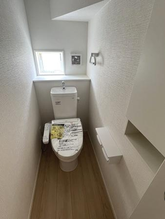 クレイドルガーデン九条町 ４号棟 ／新築一戸建のトイレ|■現地撮影写真■