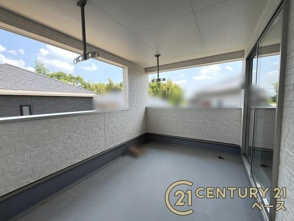 クレイドルガーデン九条町 ４号棟 ／新築一戸建のバルコニー|■現地撮影写真■ゆったりとしたインナーバルコニー・急な雨でも安心です！