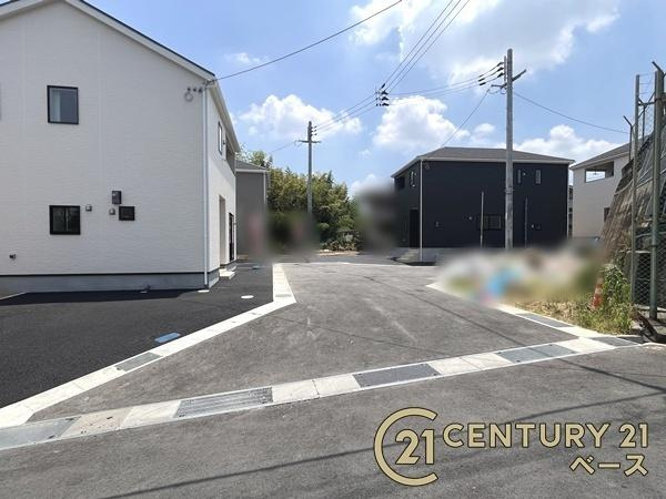 クレイドルガーデン九条町 ４号棟 ／新築一戸建の前面道路含む現地写真|■現地撮影写真■ 前面道路は６ｍ以上と広くゆったりしています！