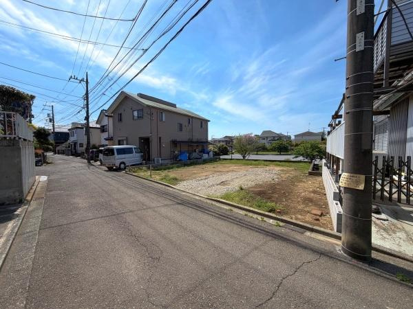 鎌倉市梶原３丁目の売地の前面道路含む現地写真