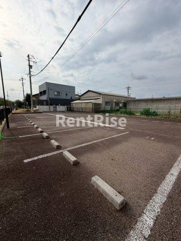 パストラルヒルズの駐車場