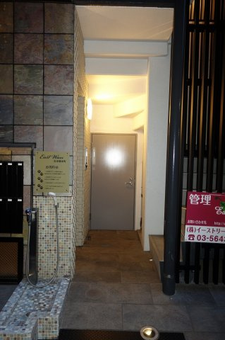 イーストワン日本橋本町のエントランス