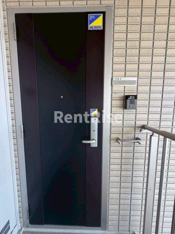 リヴァージュの玄関