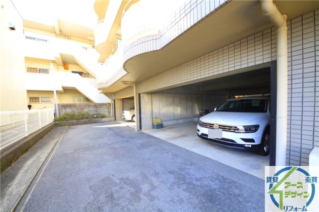 三宝マンションの駐車場