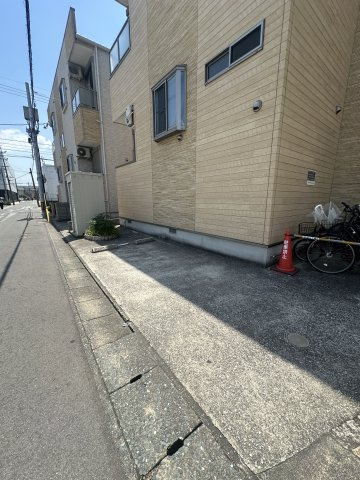 ウイング博多の駐車場