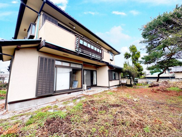 太田市新田上田中町　中古住宅の外観