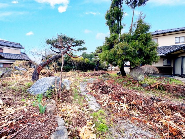太田市新田上田中町　中古住宅の庭
