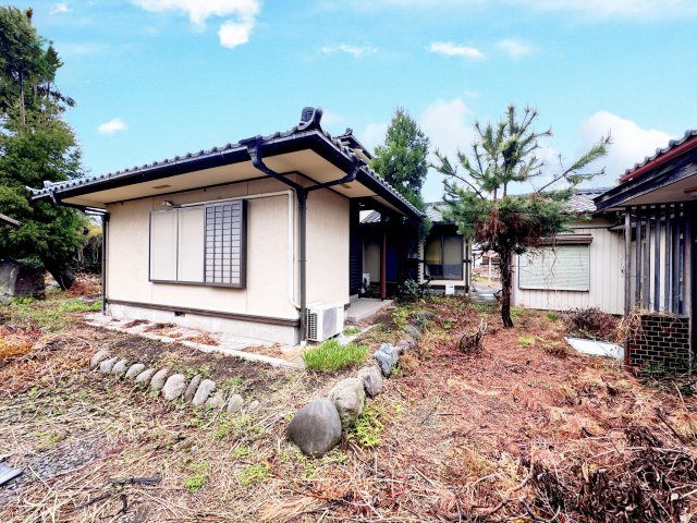 太田市新田上田中町　中古住宅の庭