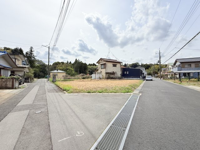 牛久市岡見町売地の前面道路含む現地写真