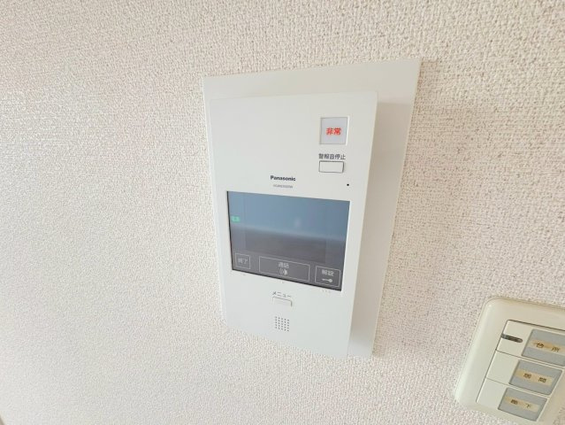 宝塚市泉町の賃貸マンションの玄関|※同建物の類似写真となります。