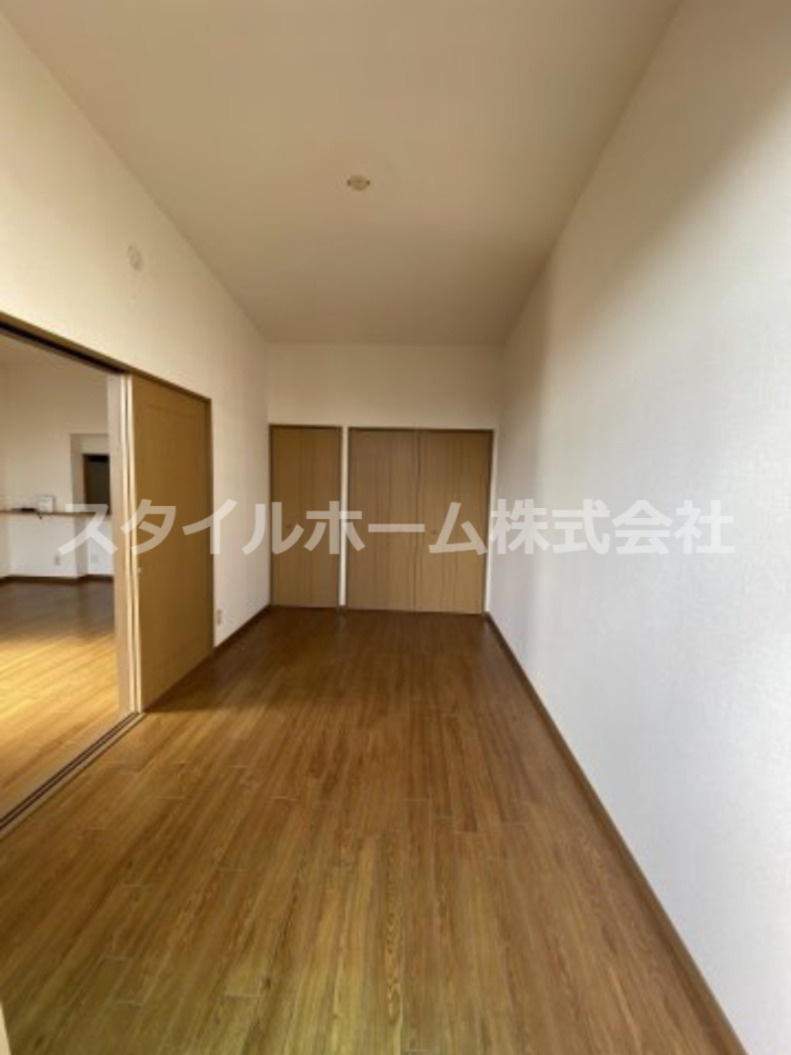 アンピレインIIの洋室|別部屋写真です。
