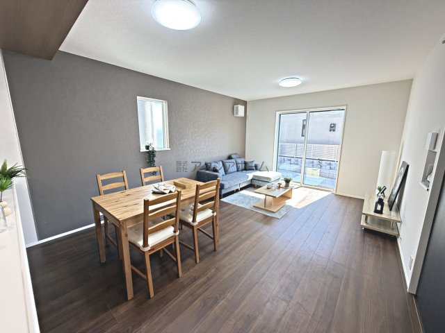 所沢市下安松・全2棟　新築一戸建　1号棟　～LDK16帖～