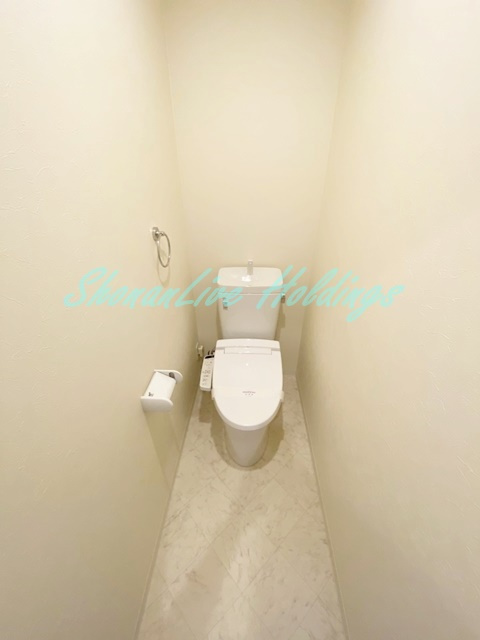 横浜市戸塚区上倉田町の賃貸マンションのトイレ|清潔感のあるトイレです