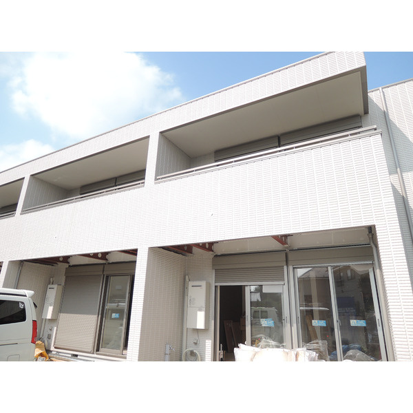 稲城市東長沼のアパート