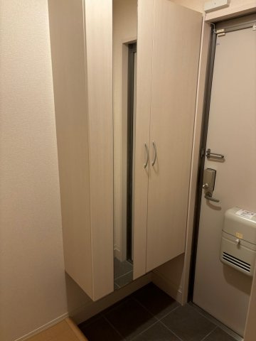ロイヤルタウン篠山口Ｂの玄関
