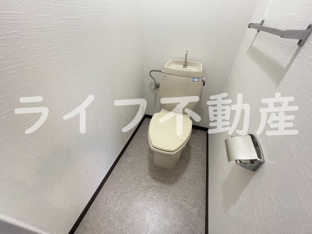 シロハイヌ小阪のトイレ|コンパクトで使いやすいトイレです