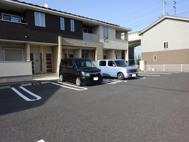 リガヤ　Ⅱの駐車場|駐車スペースもあります