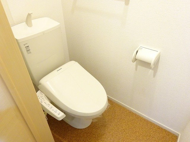 リガヤ　Ⅱのトイレ|落ち着いた色調のトイレです