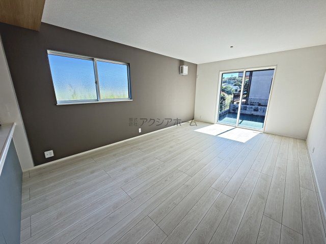 所沢市下安松・全2棟　新築一戸建　2号棟　～LDK17帖～の内装