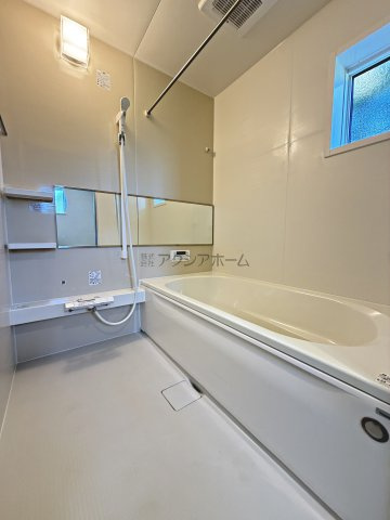 所沢市下安松・全2棟　新築一戸建　2号棟　～LDK17帖～の浴室|1坪タイプのユニットバス