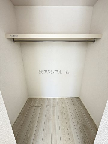 所沢市下安松・全2棟　新築一戸建　2号棟　～LDK17帖～の寝室|2F洋室7.5帖のウォークインクローゼット