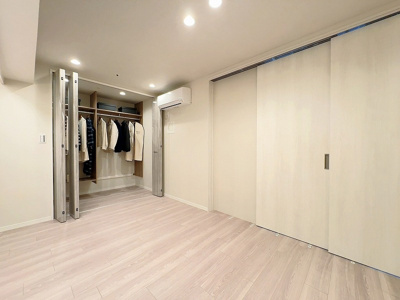 【洋室】 | W Comfort Towers WEST | 広々とした洋室です