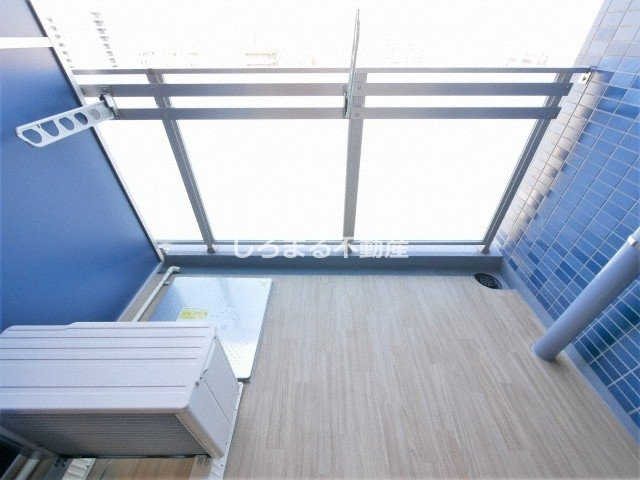 プレサンスOSAKA DOMECITY クロスティのバルコニー