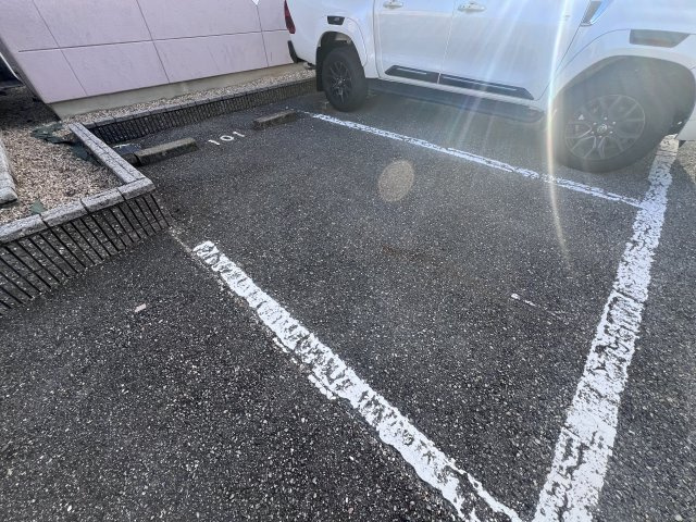 ネオパリエＡの駐車場