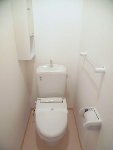 メゾン　りら　Ｂのトイレ|清潔感のあるトイレです