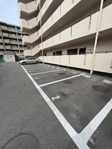 ハイム園田の駐車場|駐車場に車を止められます