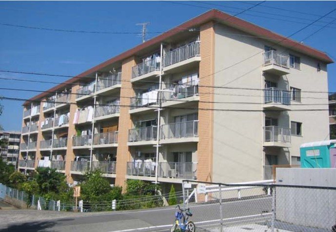 五月丘ハウスA棟の外観