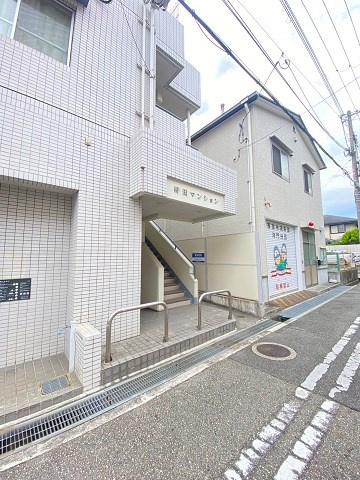 野田マンションのエントランス