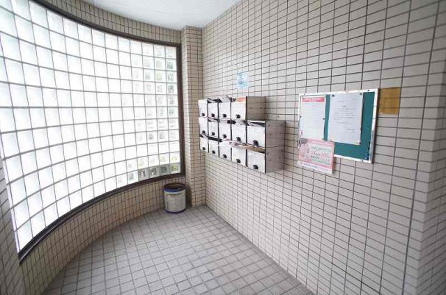 スリーズマンションの周辺