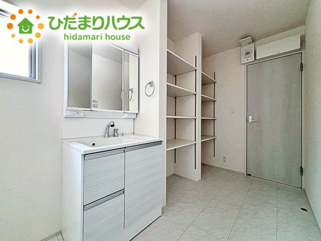 【独立洗面台】 | 第2石岡市茨城　新築戸建 | ワイドな独立洗面台には、ちょっとしたスキンケア用品などを置くのにも便利ですね(^^)/
