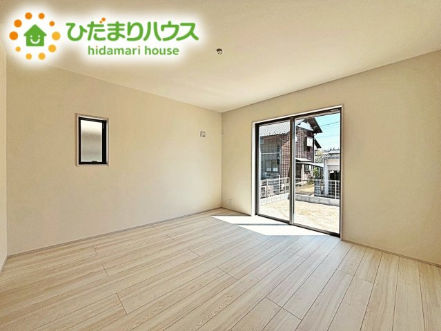 【寝室】 | 第2石岡市茨城　新築戸建 | 通風・採光にも優れ、心地よい光と風があふれています。 贅沢といえるほどの豊かな居住性と、プライドを満たすクオリティが見事に調和した住空間。