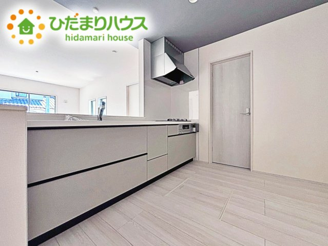 【キッチン】 | 第2石岡市茨城　新築戸建 | スライド収納付きシステムキッチン。パスタ鍋や圧力鍋の出し入れもスムーズです(*^-^*)