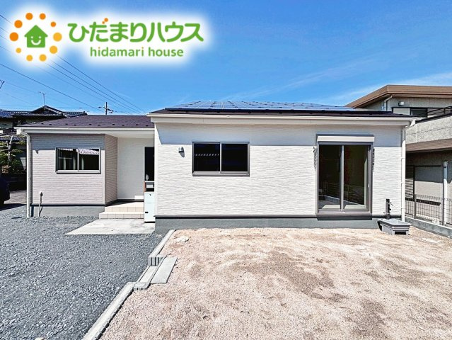 【外観】 | 第2石岡市茨城　新築戸建 | 白い外観なので明るく清潔な印象を与え、太陽光による日射の影響を軽減する効果が期待できます。
