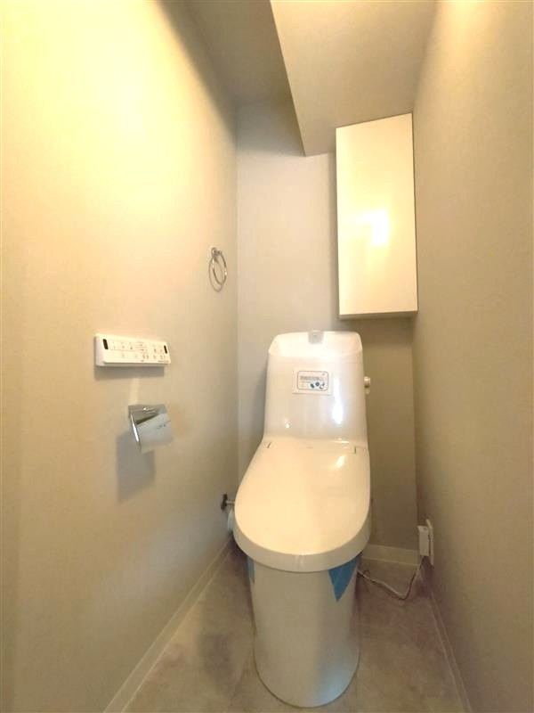 ユニハイム高槻のトイレ|ゆったりとした空間のトイレです