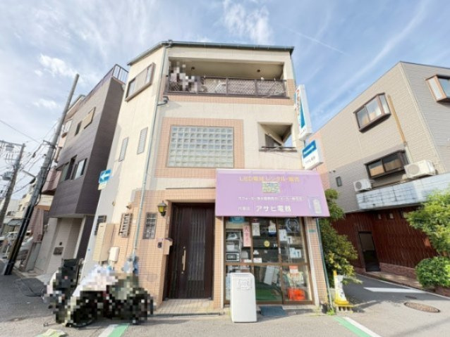 平野区平野東3丁目の外観|1階部分は店舗や事務所としても活用でき、用途の幅が広がります。