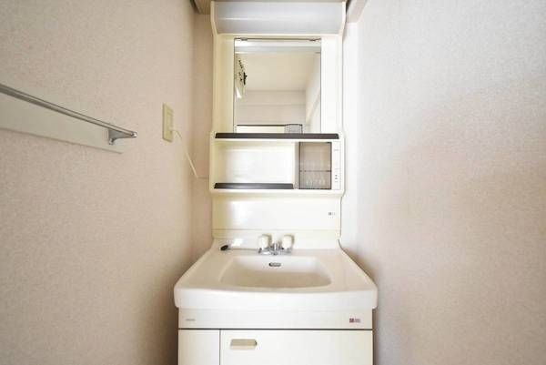 横須賀市公郷町６丁目の賃貸マンションの洗面所