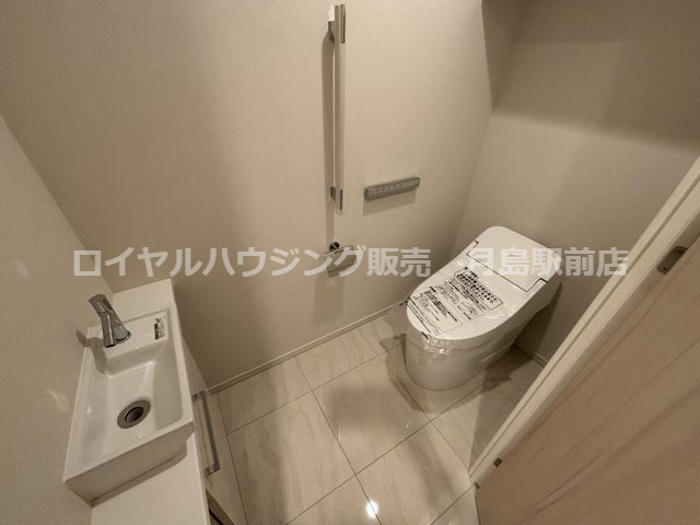 ☆コンパクトなデザインのタンクレストイレ☆