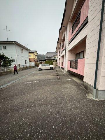 一ノ関一棟アパート　の駐車場