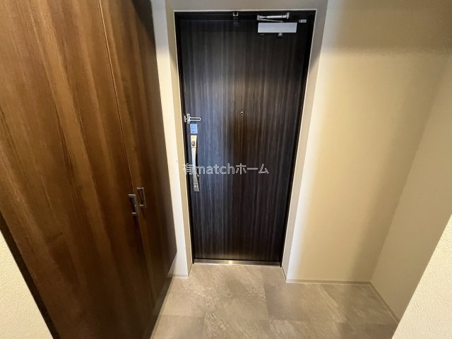 Alivis九条の玄関
